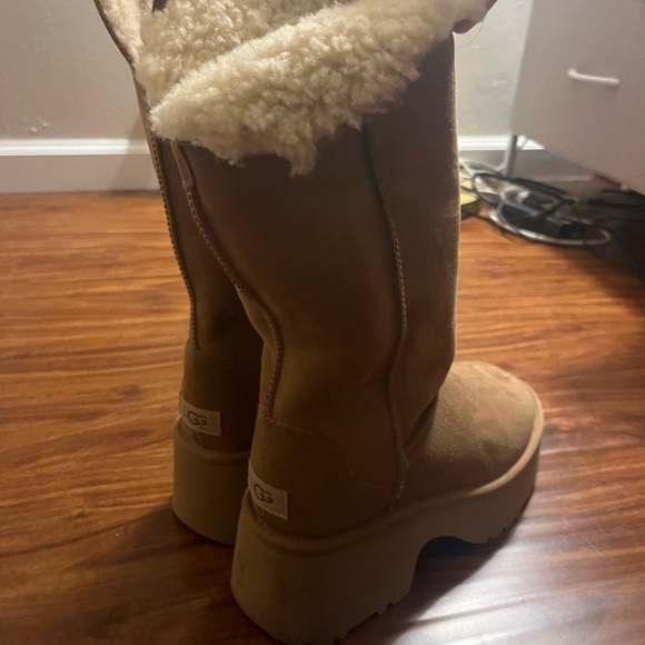 UGG Women's Classic New Heights Cuffable Platform Boots - Picture 4 of 5